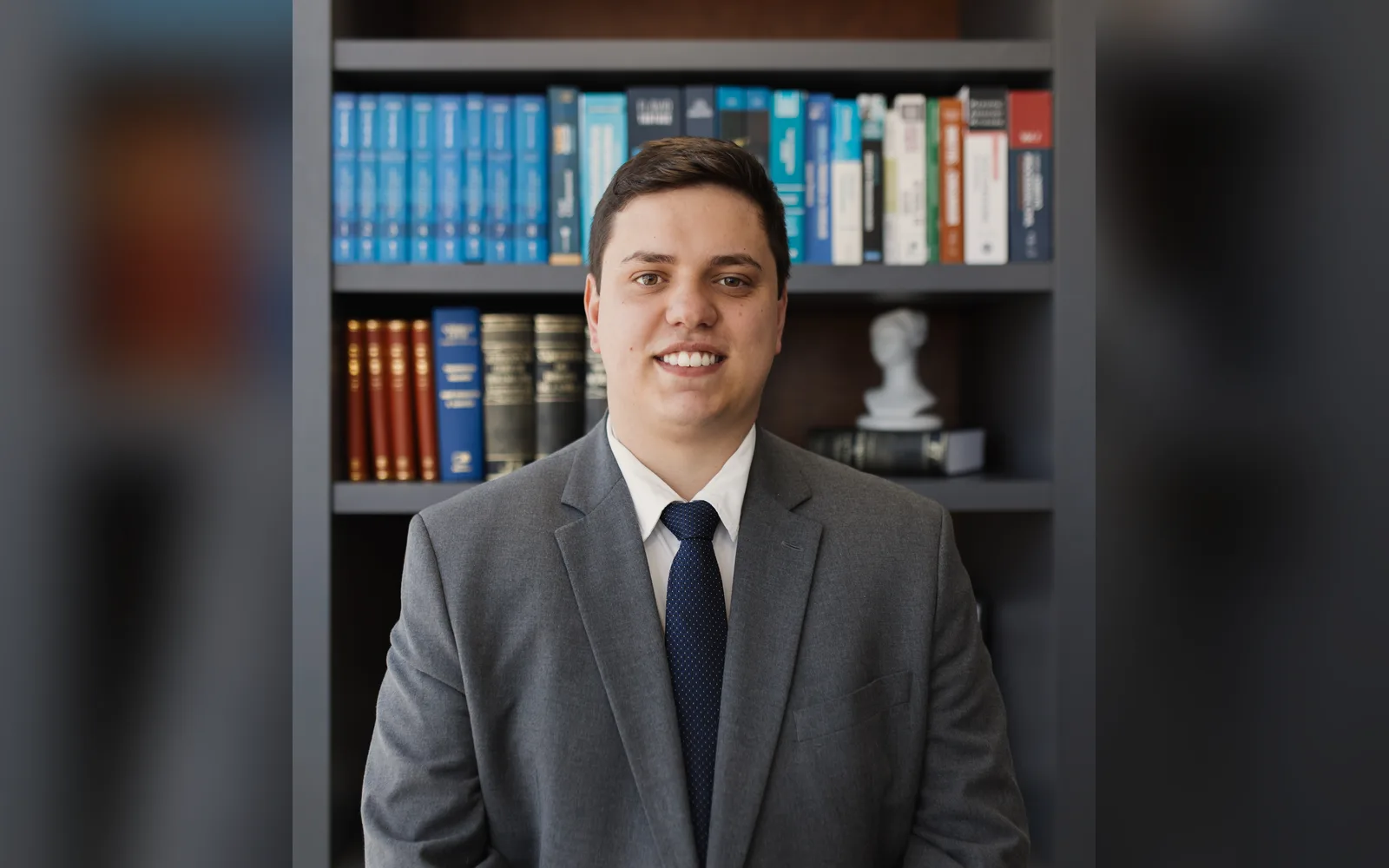 Dr. Gustavo König no escritório